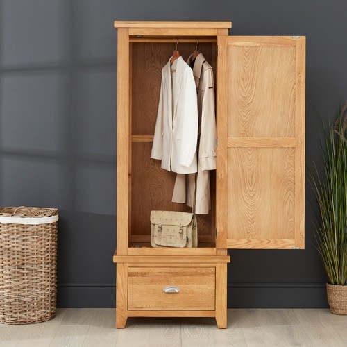 Door wardrobe cheshire - cheshire, oak